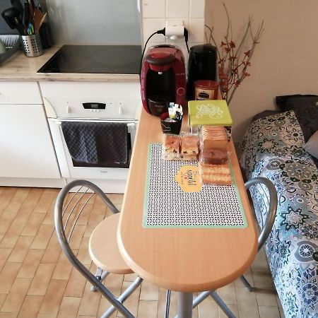 Appartement Type F2 Proche Paris 25 Km Andilly  ภายนอก รูปภาพ