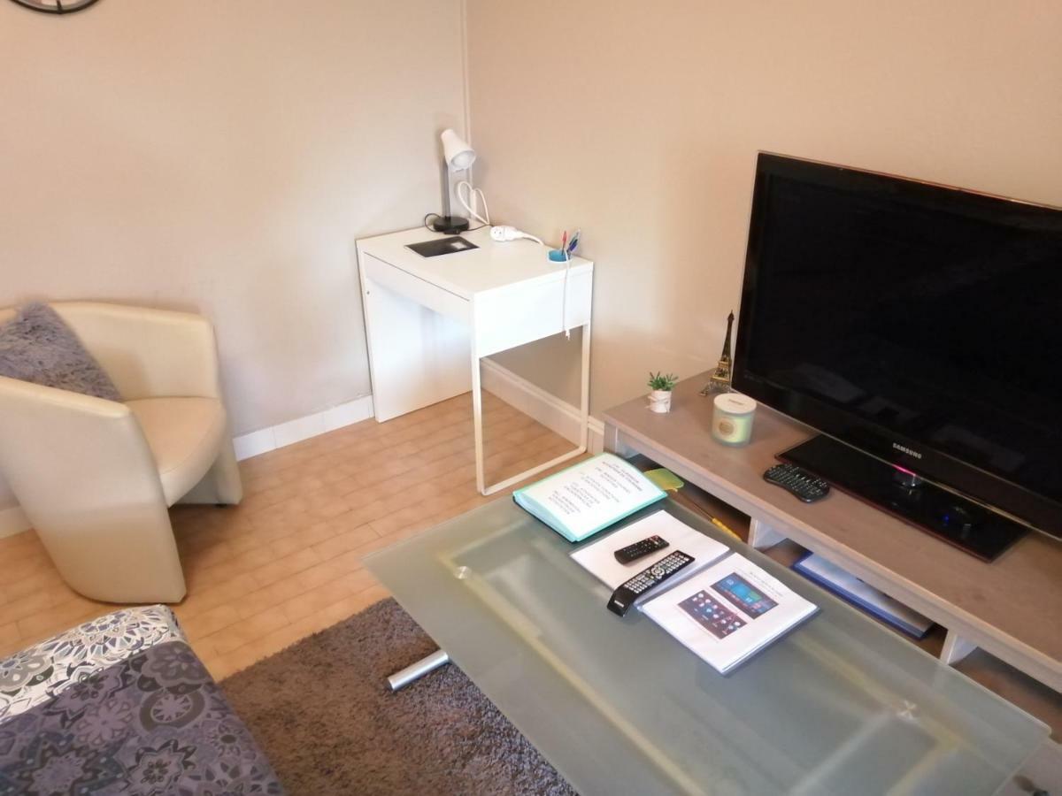 Appartement Type F2 Proche Paris 25 Km Andilly  ภายนอก รูปภาพ