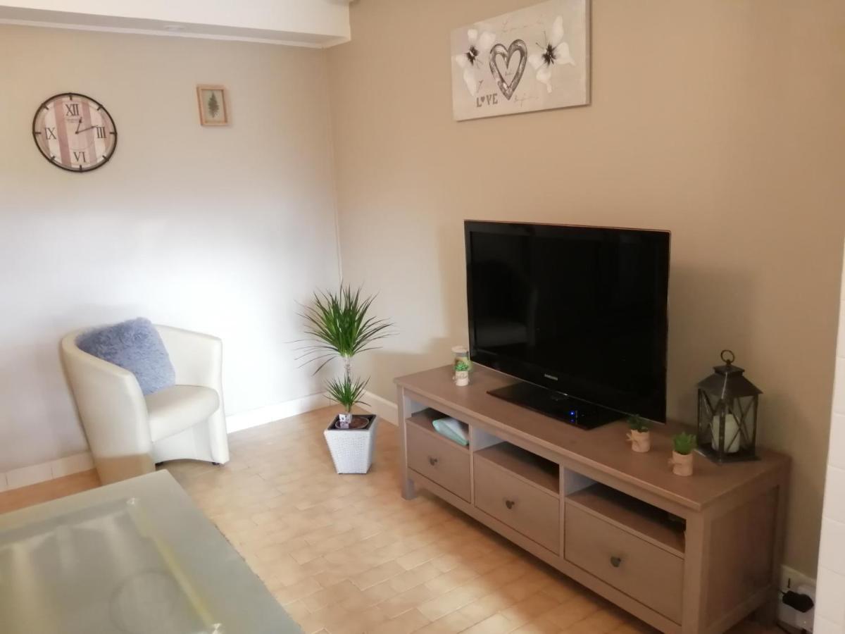 Appartement Type F2 Proche Paris 25 Km Andilly  ภายนอก รูปภาพ