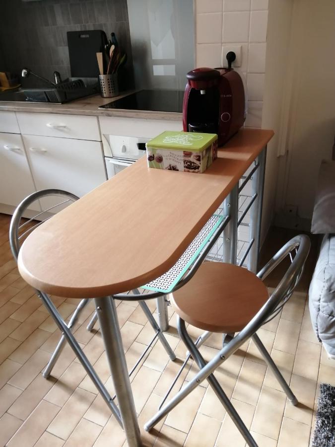 Appartement Type F2 Proche Paris 25 Km Andilly  ภายนอก รูปภาพ